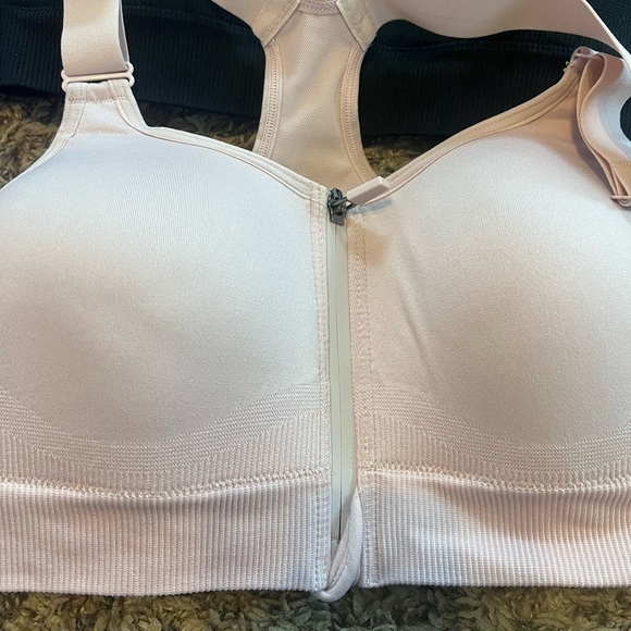 Bundle of 4 VS PINK Zip front sportsbras - Picture 3 of 7